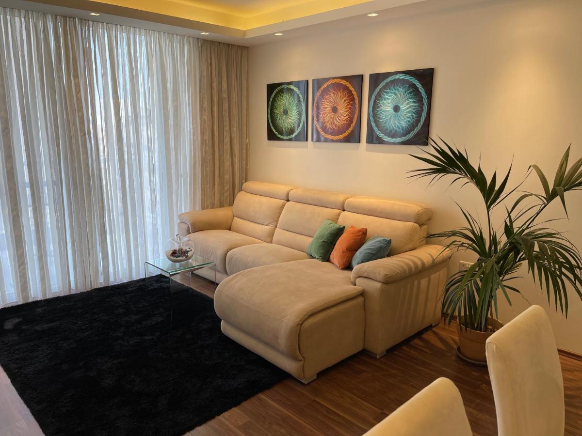 Modern Finished With Natural Light Apartment